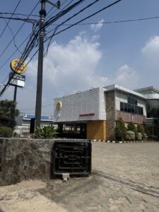 Sewa Ruang Kantor Lantai 3 150m² – LAV BEKASI